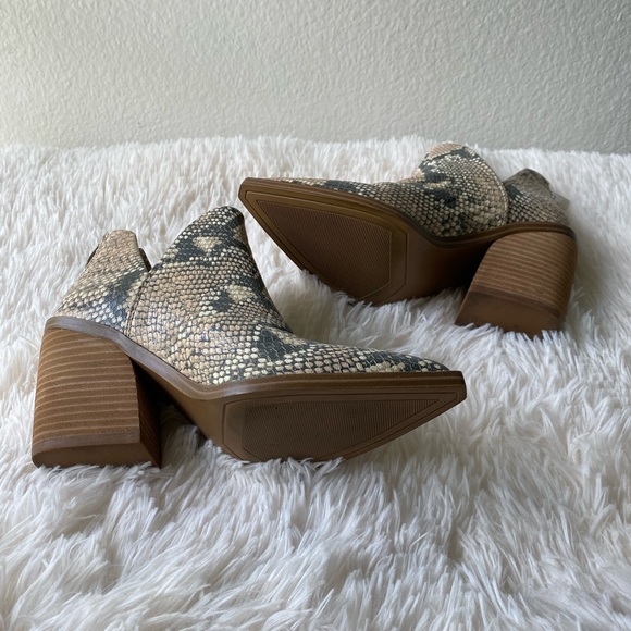 Steve Madden snake print boot - Picture 2 of 4